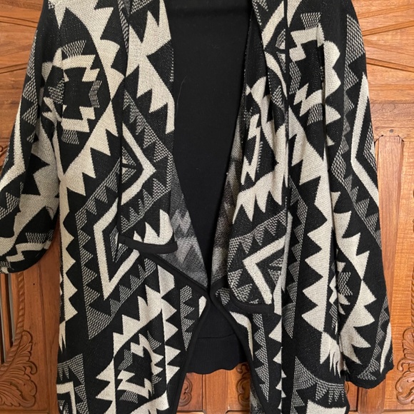 Sweater - Picture 4 of 5